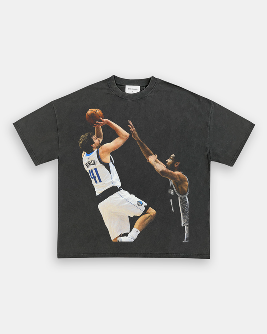 DIRK FADEAWAY TEE